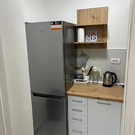 Stan Na Dan Tamaris 페일